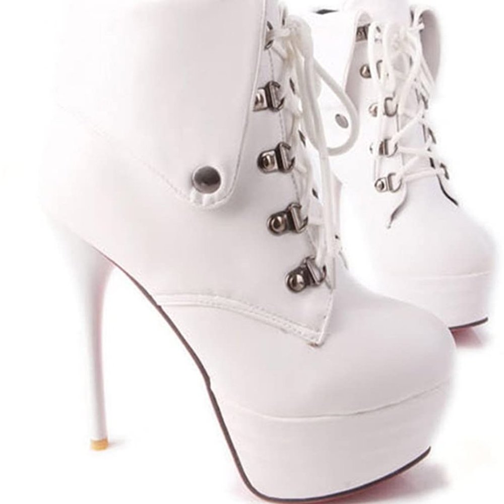 Cute white pumps